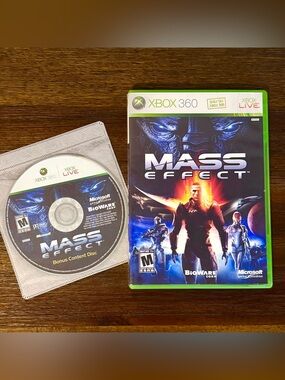 Mass Effect - with Bonus Disc - Microsoft Xbox 360 CIB CRT SUMMER DEAL Retro